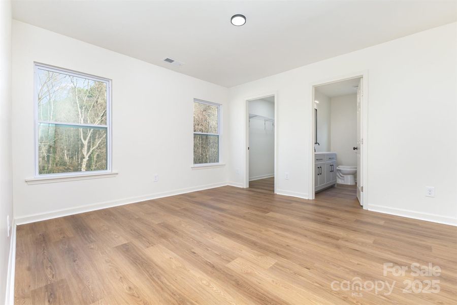 Spacious, unfurnished interior of a new home in , Salisbury (Image 14).