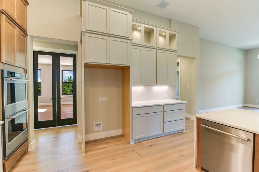 Representative furnished interior of a home built from the Sapphire by Giddens Homes in Riverstone, Georgetown (Image 39).