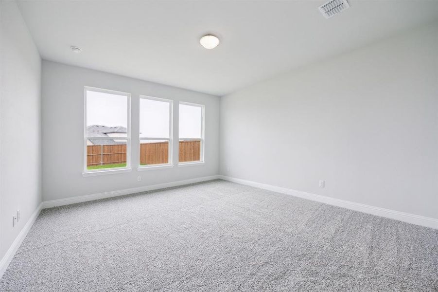 Spacious, unfurnished interior of a new home in Bellagio, Forney (Image 10).
