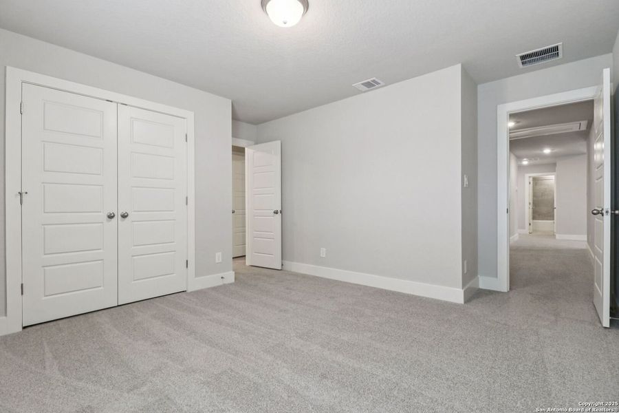 Spacious, unfurnished interior of a new home in Fox Falls, Boerne (Image 17).