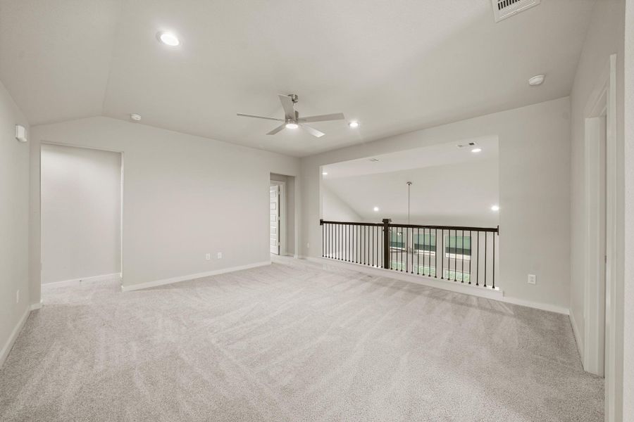 Spacious, unfurnished interior of a new home in Barton Creek Ranch, Conroe (Image 21). Spacious, unfurnished interior of a new home in Barton Creek Ranch, Conroe (Image 21).
