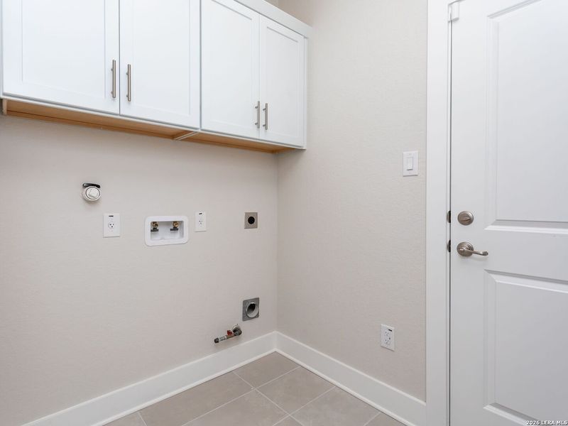Spacious, unfurnished interior of a new home in , San Antonio (Image 17).