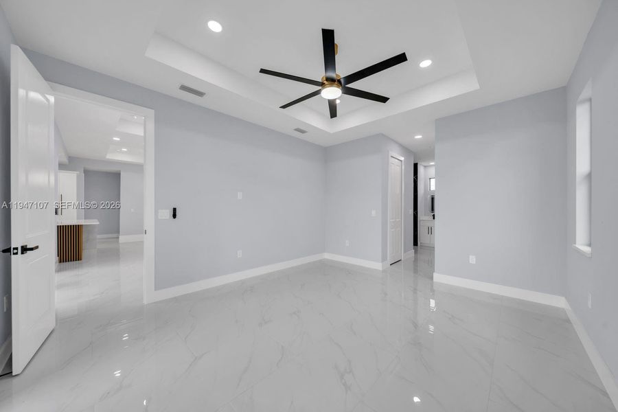 Spacious, unfurnished interior of a new home in , Lehigh Acres (Image 15).