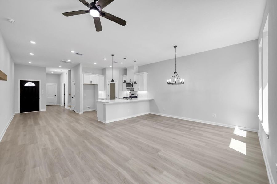 Spacious, unfurnished interior of a new home in , Willis (Image 26).