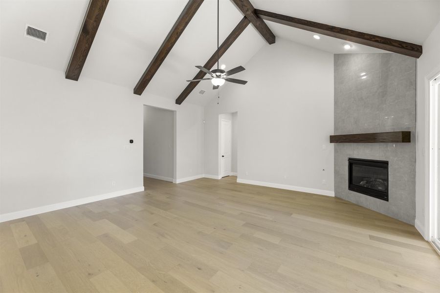 Representative unfurnished interior of a home built from the Wakefield by Windsor Homes in Nelson Lake Estates, Rockwall (Image 22).
