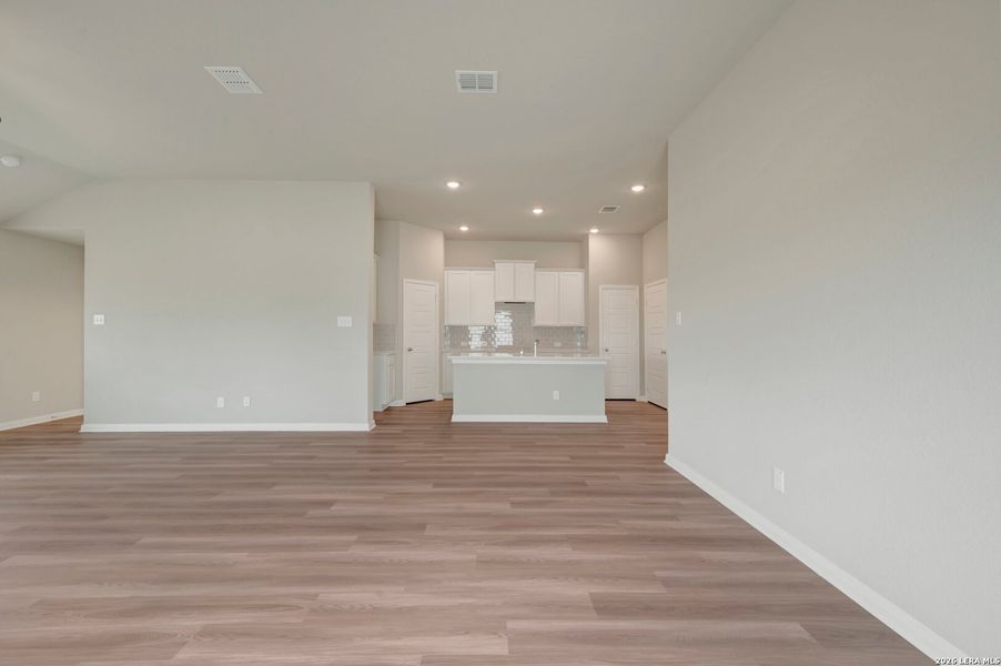 Spacious, unfurnished interior of a new home in Hickory Ridge Estates, Elmendorf (Image 36).