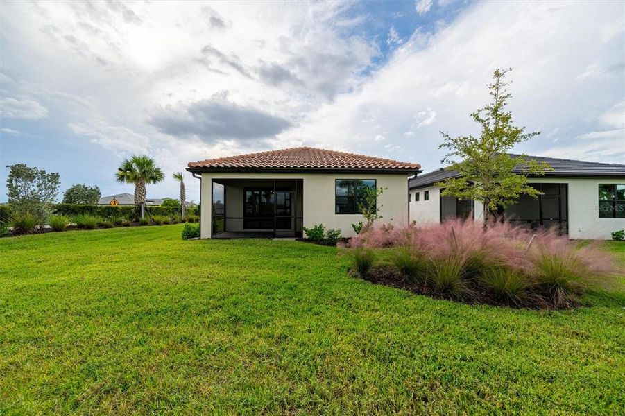 Exterior details and patio area of a home in , North Port (Image 17).