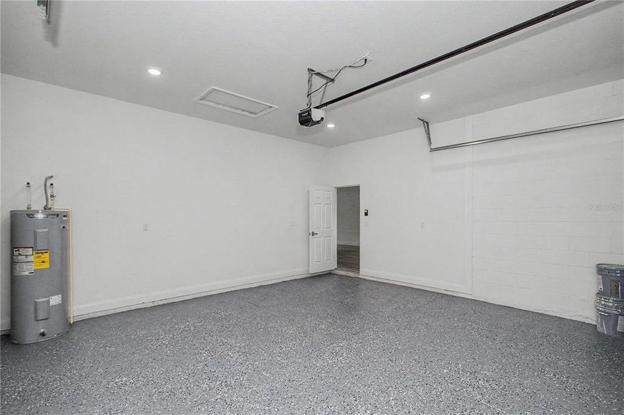 Spacious, unfurnished interior of a new home in , Ocala (Image 50).