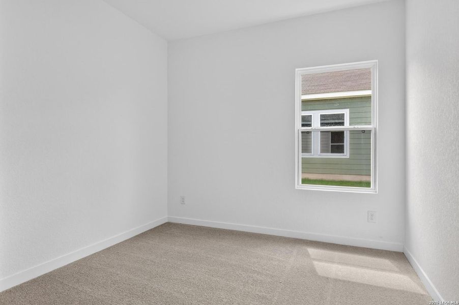 Spacious, unfurnished interior of a new home in Saddlebrook Ranch, Schertz (Image 14).