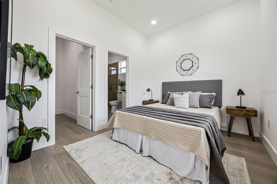 Furnished interior view inside a new home in , Orlando (Image 36).