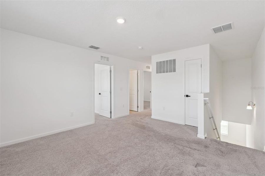 Spacious, unfurnished interior of a new home in , Groveland (Image 27).