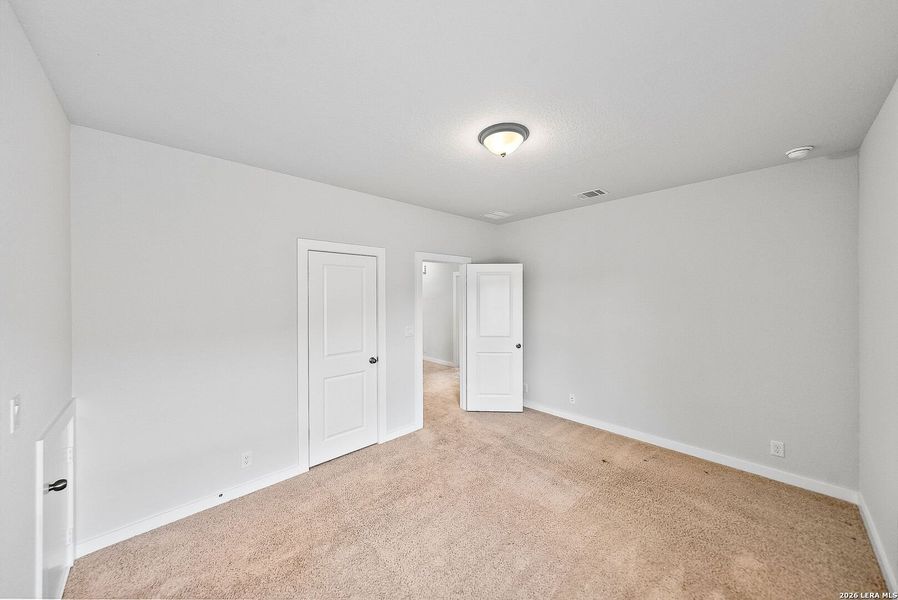 Spacious, unfurnished interior of a new home in Davis Ranch 60', San Antonio (Image 55).