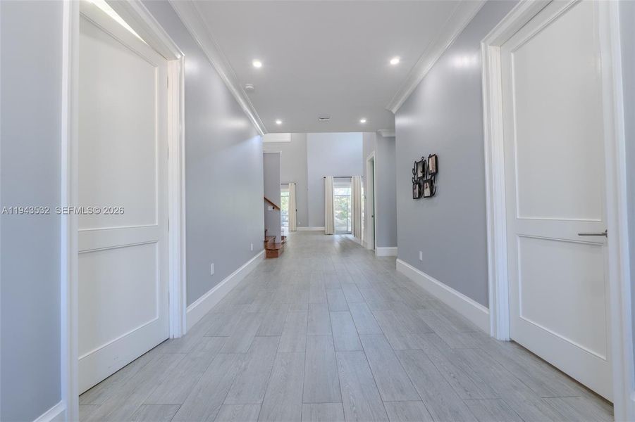 Spacious, unfurnished interior of a new home in , Parkland (Image 26).