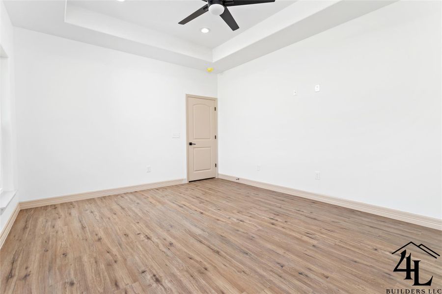 Spacious, unfurnished interior of a new home in , Lumberton (Image 16).
