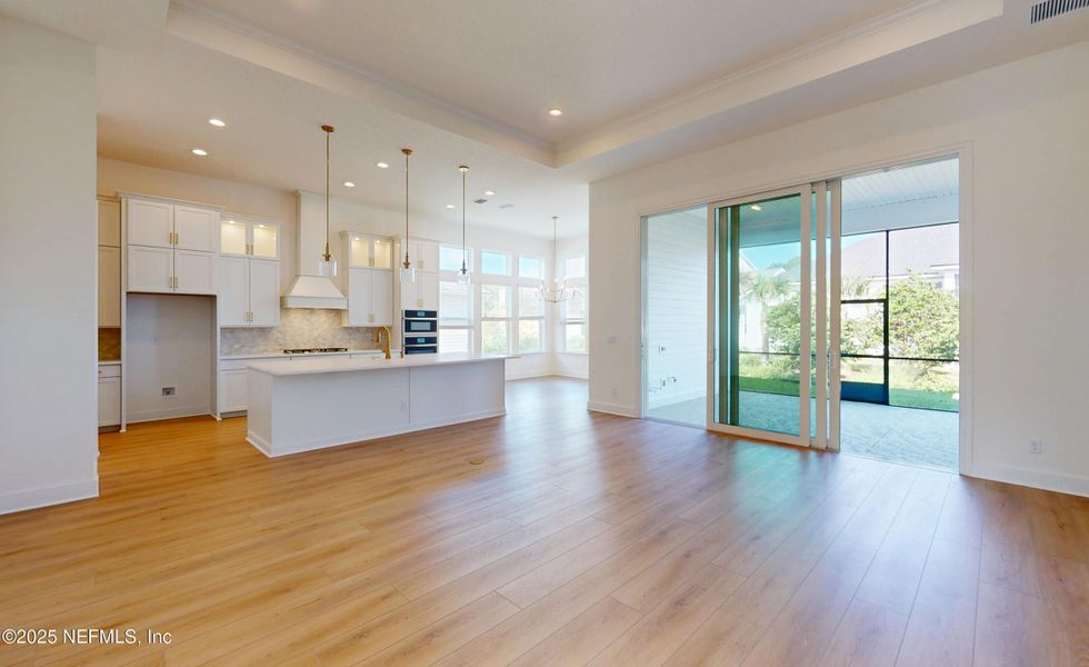 Spacious, unfurnished interior of a new home in Seven Pines, Jacksonville (Image 8).