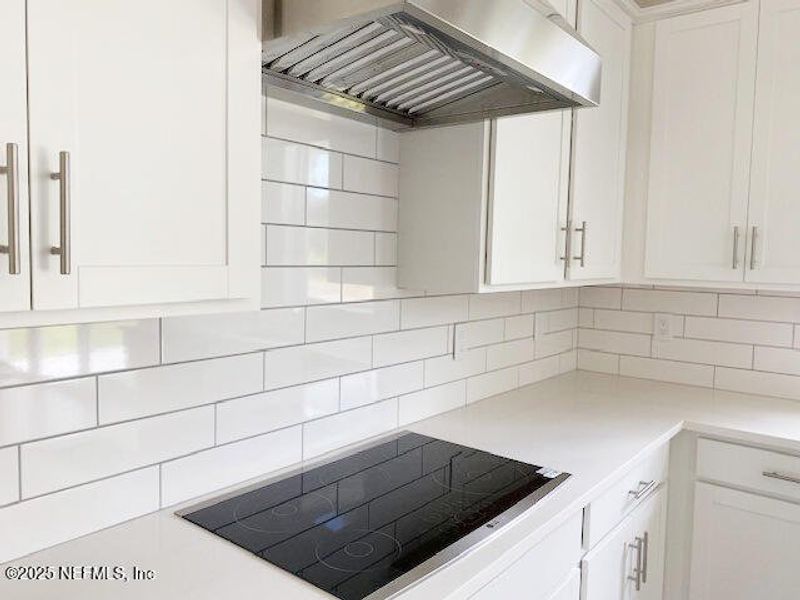 Close-up of interior finishes inside a home in Katie Cove, Jacksonville (Image 21).