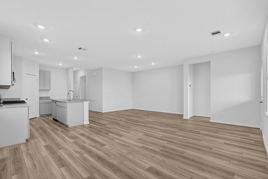 Spacious, unfurnished interior of a new home in Hockley Meadows, Hockley (Image 10).