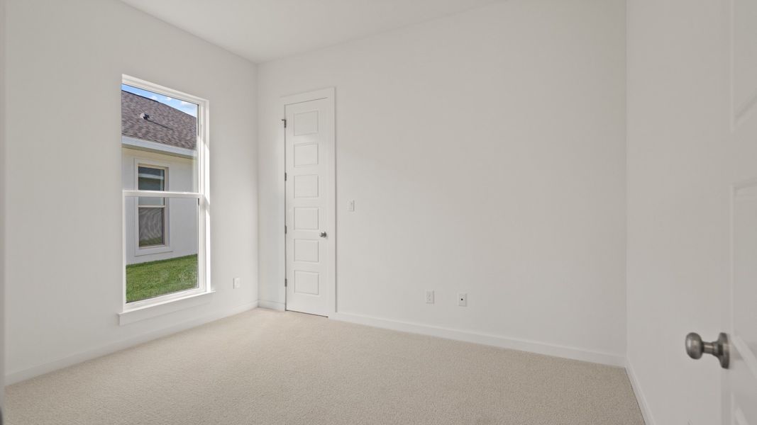 Spacious, unfurnished interior of a new home in Turnleaf, Punta Gorda (Image 20). Spacious, unfurnished interior of a new home in Turnleaf, Punta Gorda (Image 20).