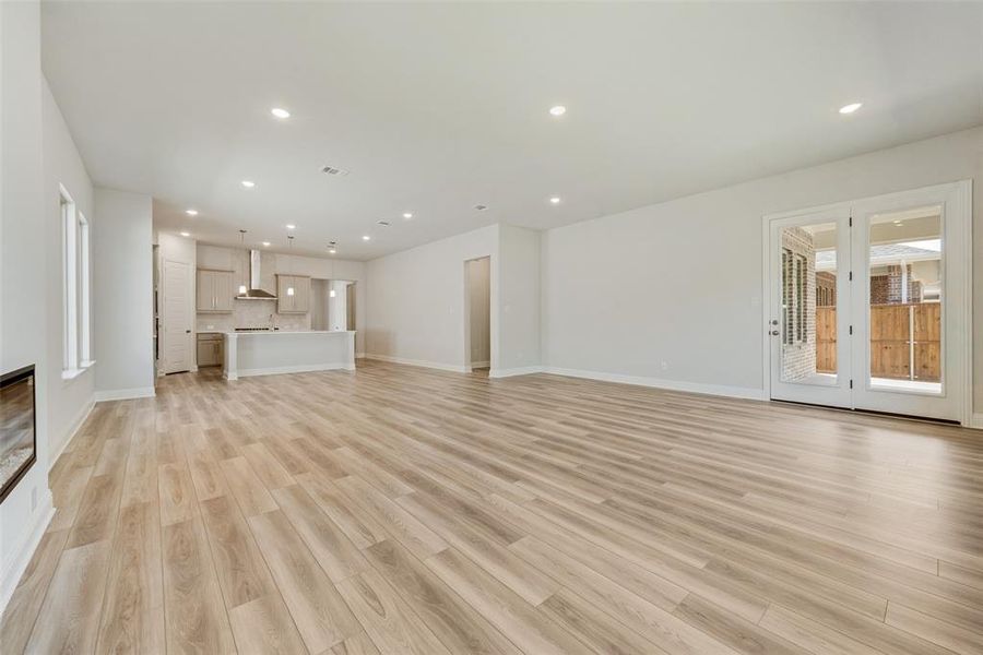 Spacious, unfurnished interior of a new home in Bayside, Rowlett (Image 19).
