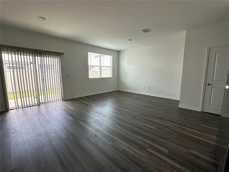 Spacious, unfurnished interior of a new home in , Gibsonton (Image 9). Spacious, unfurnished interior of a new home in , Gibsonton (Image 9).