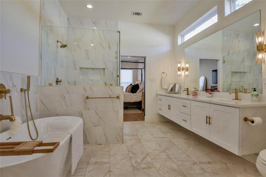 Furnished interior view inside a new home in , Granbury (Image 29).