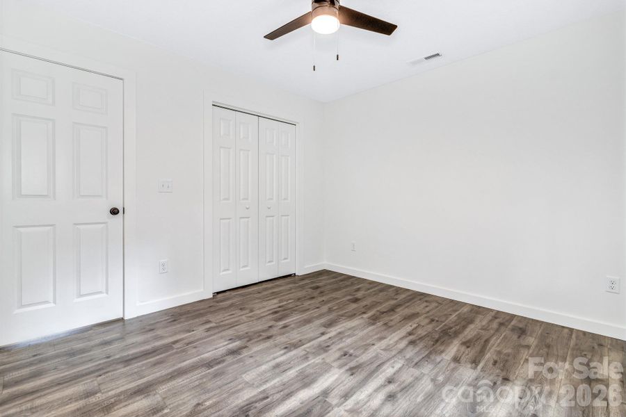 Spacious, unfurnished interior of a new home in , Marion (Image 35).