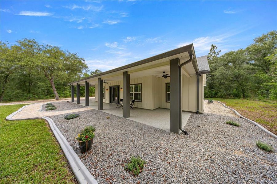 Exterior details and patio area of a home in , Dunnellon (Image 29). Exterior details and patio area of a home in , Dunnellon (Image 29).