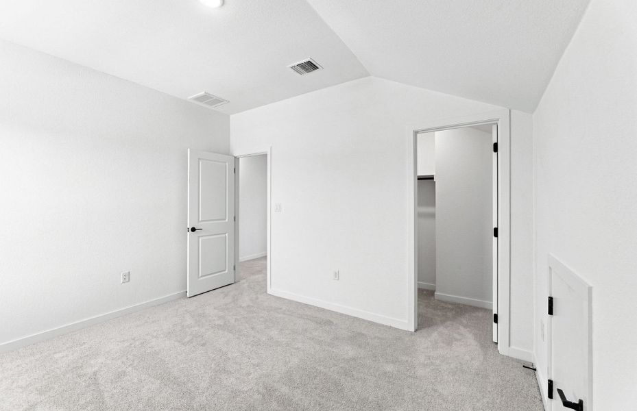 Spacious, unfurnished interior of a new home in Kuempel Farms, Pflugerville (Image 52).