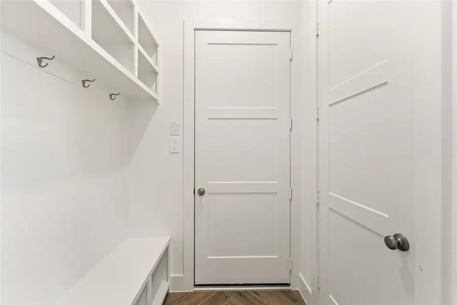 Image 34 of a home in Valencia.