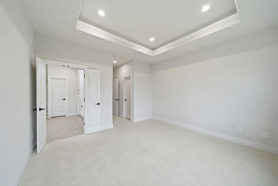 Spacious, unfurnished interior of a new home in , Houston (Image 41).