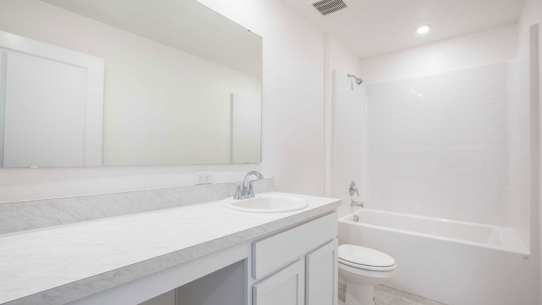 Furnished interior view inside a new home in Port Charlotte, Port Charlotte (Image 17).