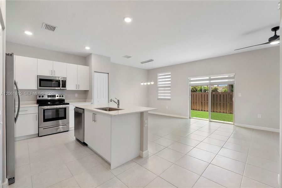 Furnished interior view inside a new home in , Coral Springs (Image 9).