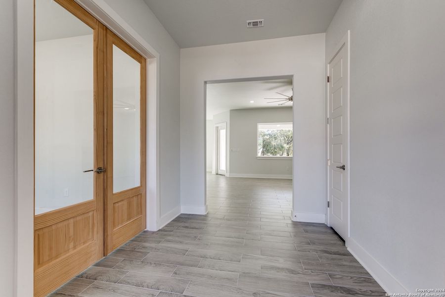 Spacious, unfurnished interior of a new home in , Poteet (Image 22). Spacious, unfurnished interior of a new home in , Poteet (Image 22).