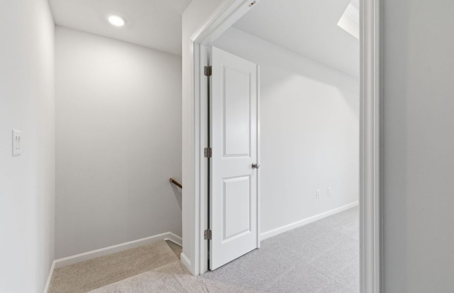 Spacious, unfurnished interior of a new home in Flemingfield, Greensboro (Image 24).