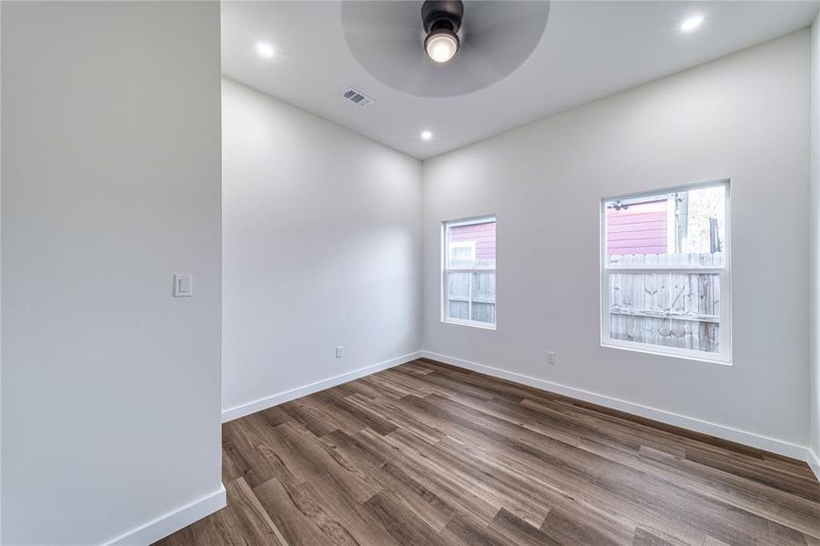 Spacious, unfurnished interior of a new home in , Dallas (Image 24).