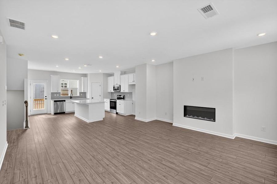 Spacious, unfurnished interior of a new home in Somerset at Veterans Memorial, Mableton (Image 18). Spacious, unfurnished interior of a new home in Somerset at Veterans Memorial, Mableton (Image 18).