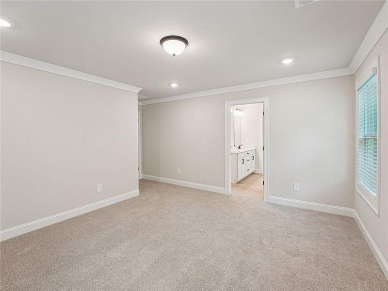 Spacious, unfurnished interior of a new home in Hawthorne Station, College Park (Image 10).
