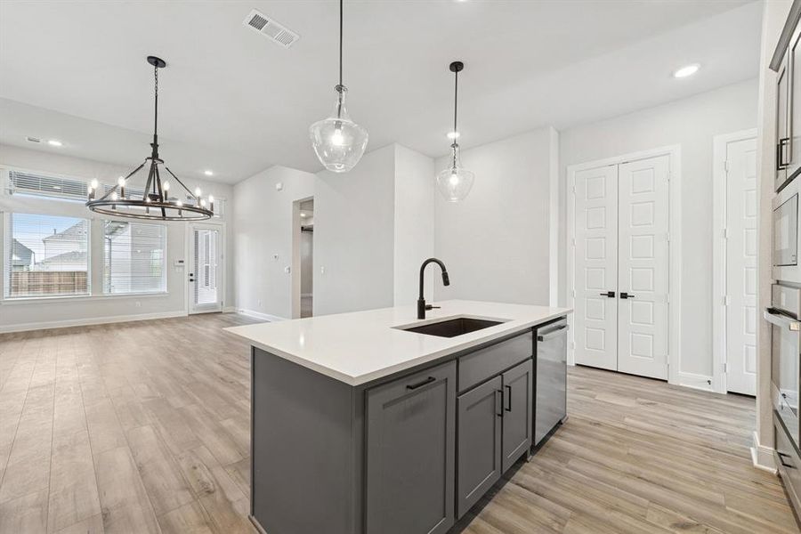 Furnished interior view inside a new home in Mantua Point Gardens, Van Alstyne (Image 7). Furnished interior view inside a new home in Mantua Point Gardens, Van Alstyne (Image 7).