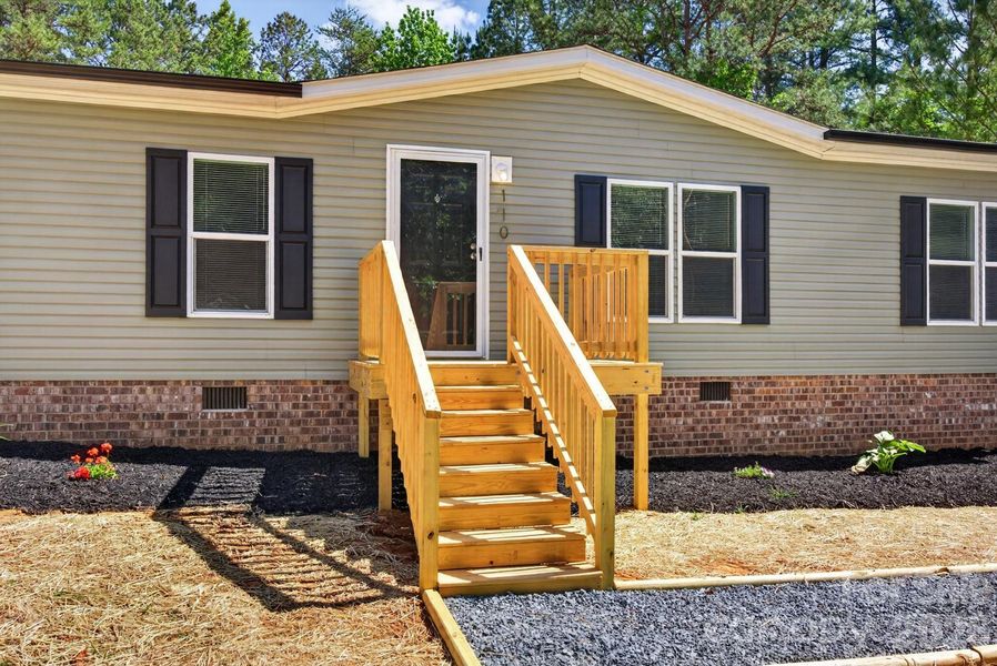 Exterior details and patio area of a home in , Lexington (Image 29).