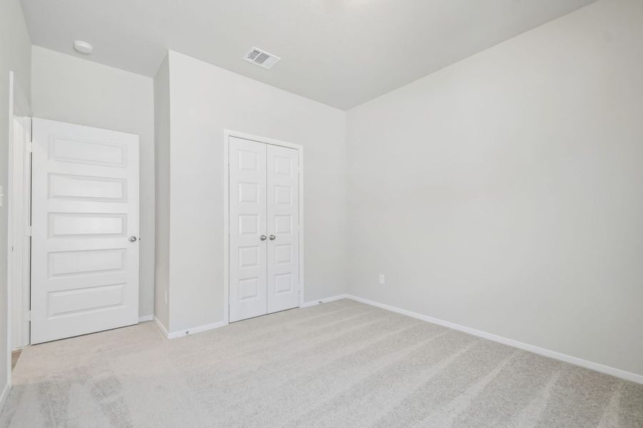 Spacious, unfurnished interior of a new home in Edgebrooke, Pflugerville (Image 21).