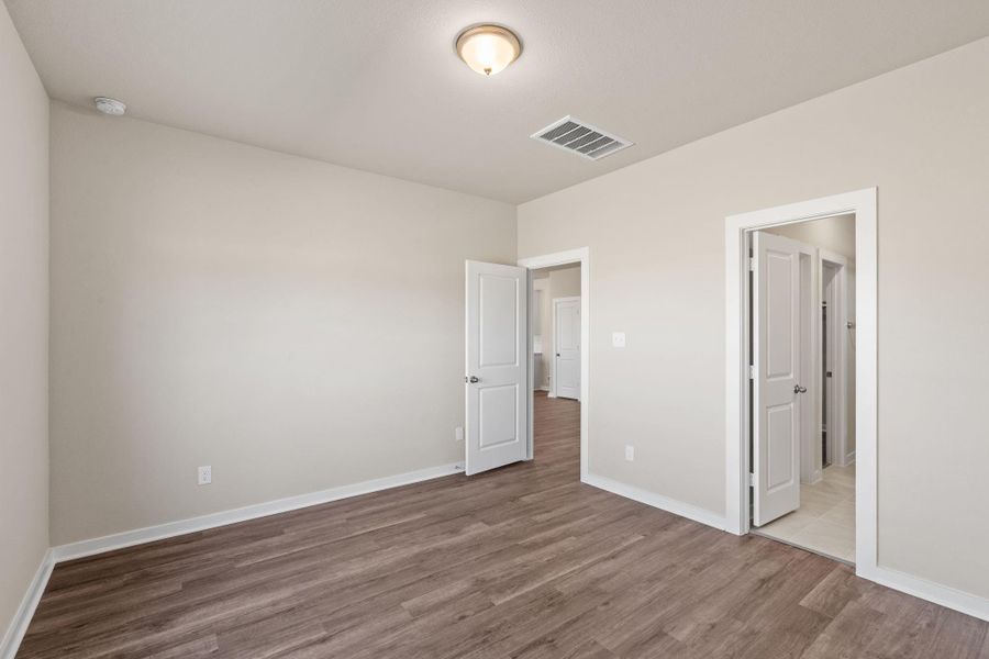 Spacious, unfurnished interior of a new home in Arabella on the Prairie 60', Richmond (Image 24).