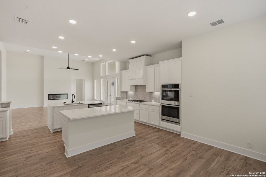 Furnished interior view inside a new home in Mesa Western, Cibolo (Image 15). Furnished interior view inside a new home in Mesa Western, Cibolo (Image 15).