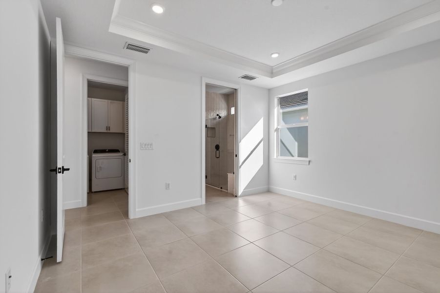Spacious, unfurnished interior of a new home in Costa Pointe, Vero Beach (Image 42).