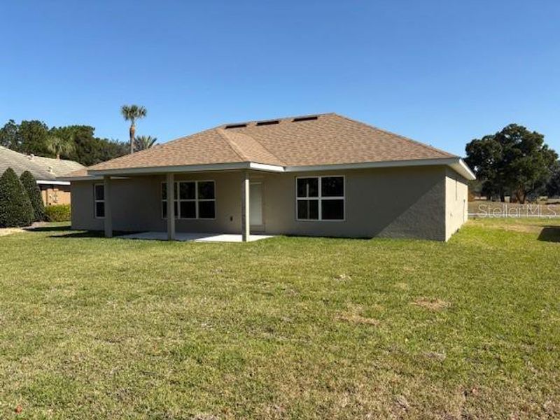 Exterior details and patio area of a home in Juliette Falls, Dunnellon (Image 7).
