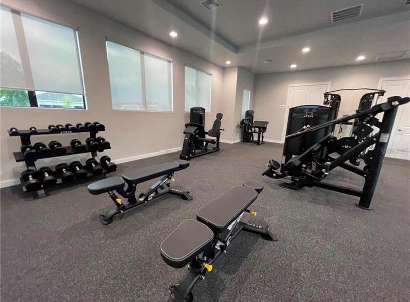 Community amenities in Island Lakes at Coco Bay, Englewood (Image 16).