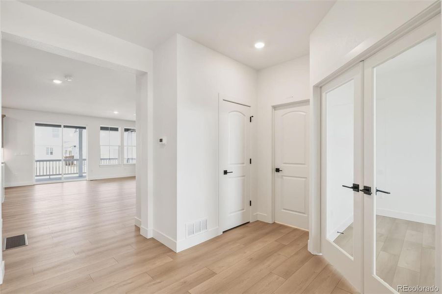 Spacious, unfurnished interior of a new home in Farmlore, Brighton (Image 36).