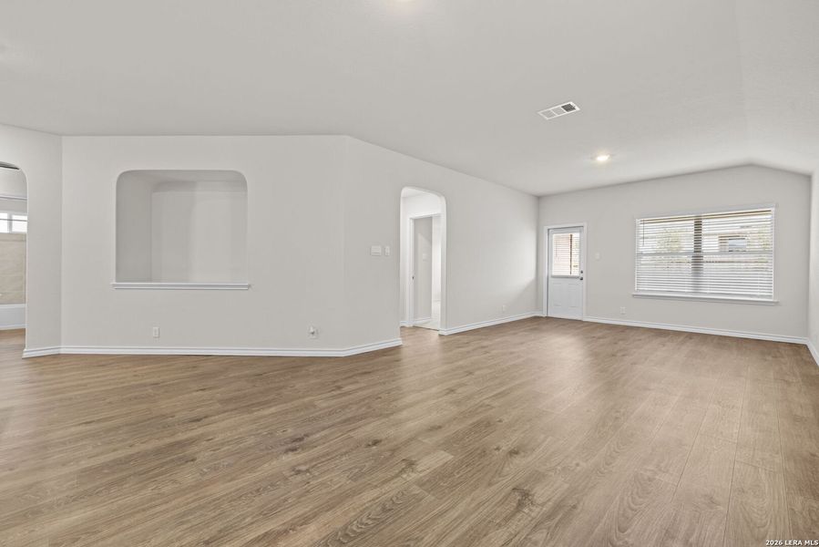 Spacious, unfurnished interior of a new home in Redbird Ranch, San Antonio (Image 20).