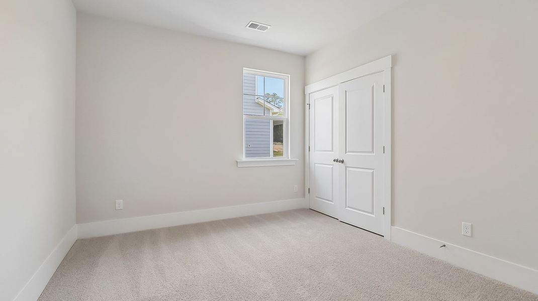 Spacious, unfurnished interior of a new home in Livingston Woods, Irmo (Image 13).