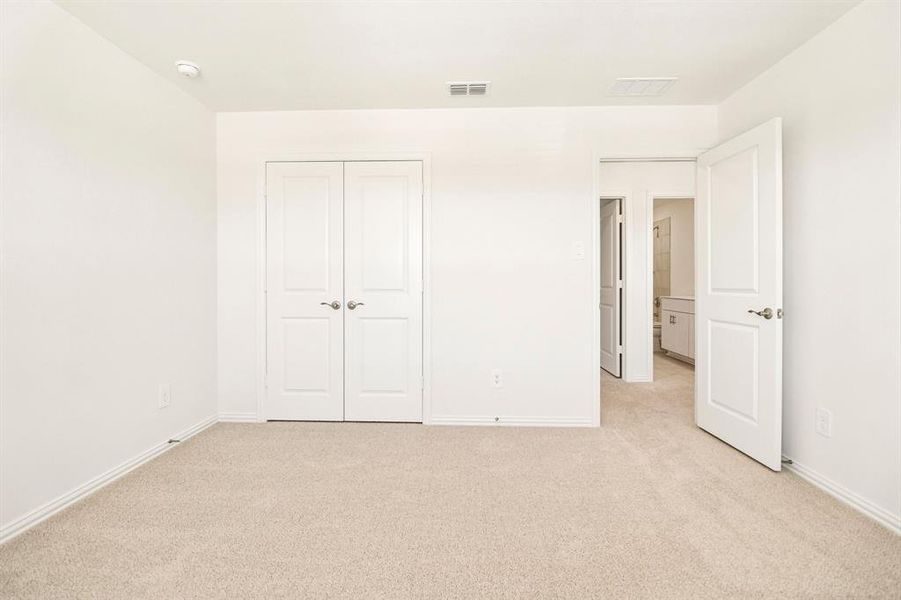 Spacious, unfurnished interior of a new home in Stella Hills, Denton (Image 33).