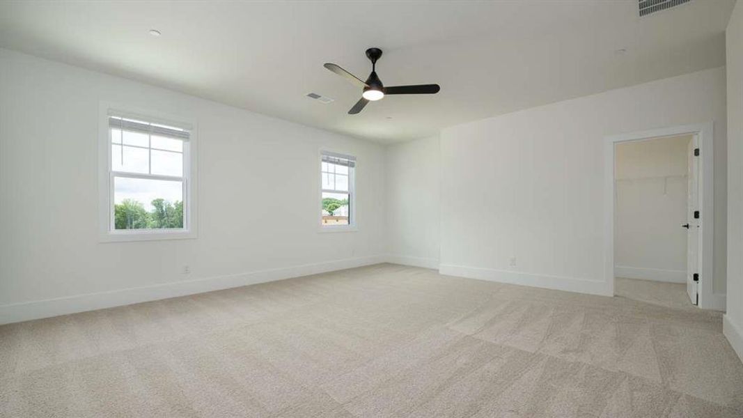 Spacious, unfurnished interior of a new home in The Village at Sandy Plains, Marietta (Image 13).